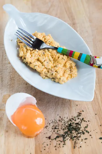 Omëletë për bebe: recetë nga libri Luga ime e parë (10–12 muajsh)