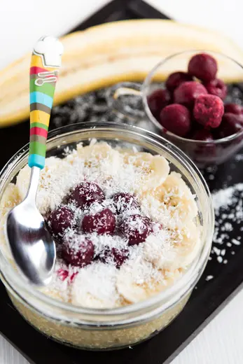Vakti i parë me kokos: recetë nga libri Luga ime e parë (7–9 muajsh)
